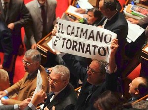 ROMA - SENATO - PROTESTA DELL IDV - ITALIA DEI VALORI CONTRO IL DECRETO BLOCCA PROCESSI