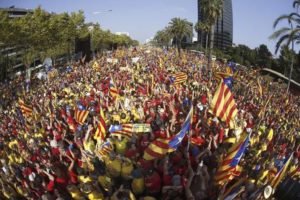 epa04396000 Thousands of people attend a rally to support the referendum on Catalonia's independence planned for the upcomig 09 November, in Barcelona, Catalonia, Spain on 11 September 2014 on the ocassion of the celebration of the 'Diada' or Catalonian Day. EPA/ALEJANDRO GARCIA