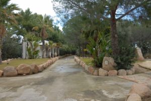 Abusi edilizi in albergo a Pula