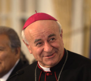 MONSEÑOR VICENZO PAGLIA ,POSTULADOR DE LA CAUSA DE MONSEÑOR ROMERO, DURANTE UNA CONFERENCIA DE PRENSA.